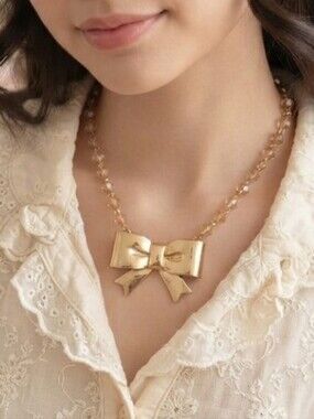 ✨ VTG Y2K Betsey Johnson Gold-Tone Patterned Bow & Faceted Bead Necklace 🎀